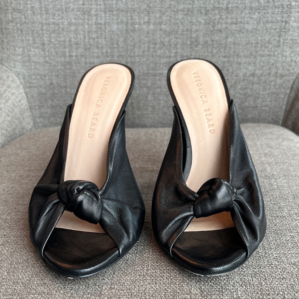 Veronica Beard Heels Sandals Pari
Knotted Twisted Black Napa Leather Slide - Picture 2 of 6